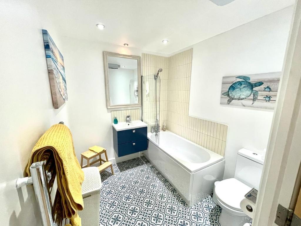 Cosy 1 Bedroom Apartment With Balcony Near Chiswick 伦敦 外观 照片