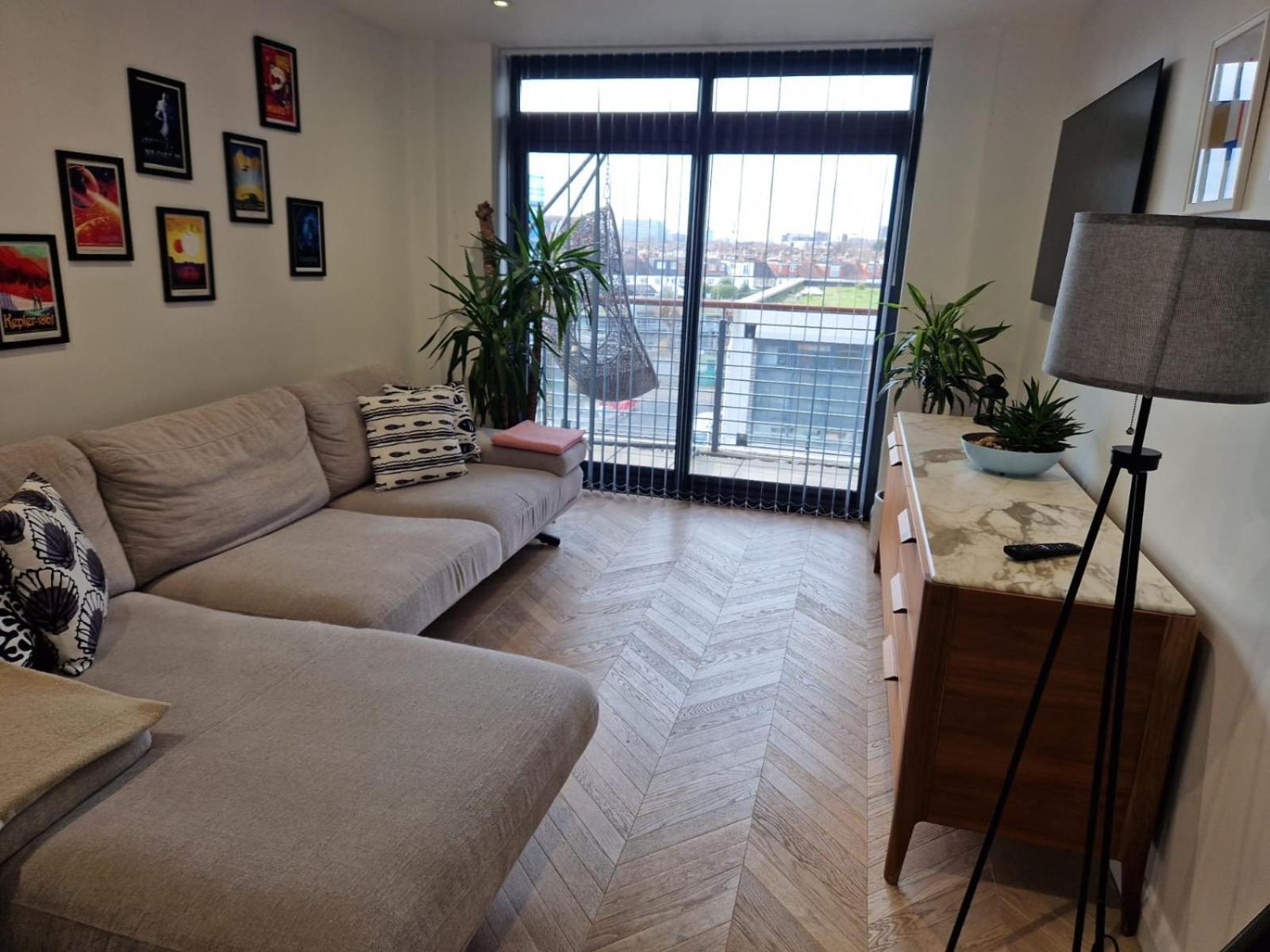 Cosy 1 Bedroom Apartment With Balcony Near Chiswick 伦敦 外观 照片